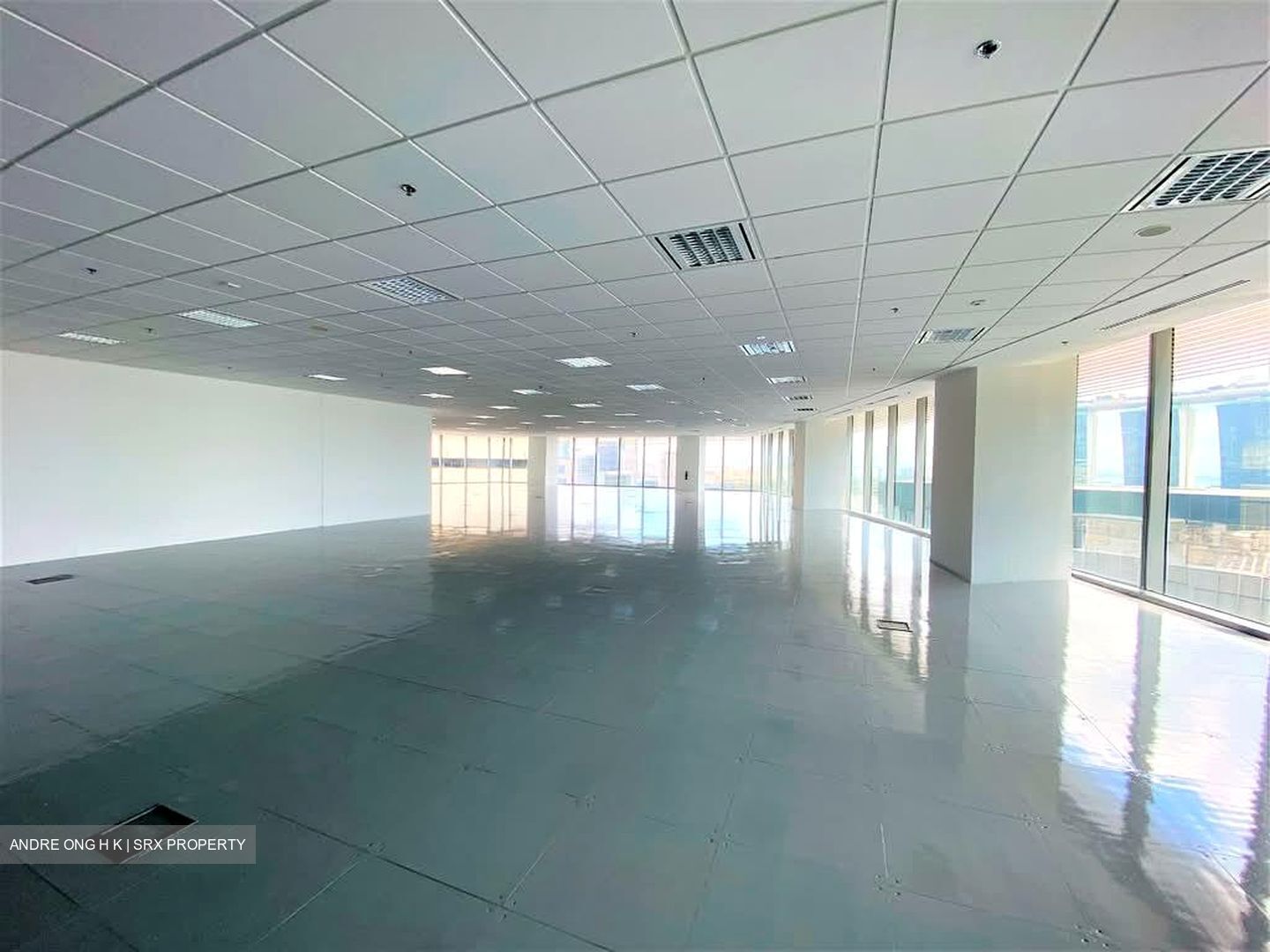Ocean Financial Centre (D1), Office #558253421